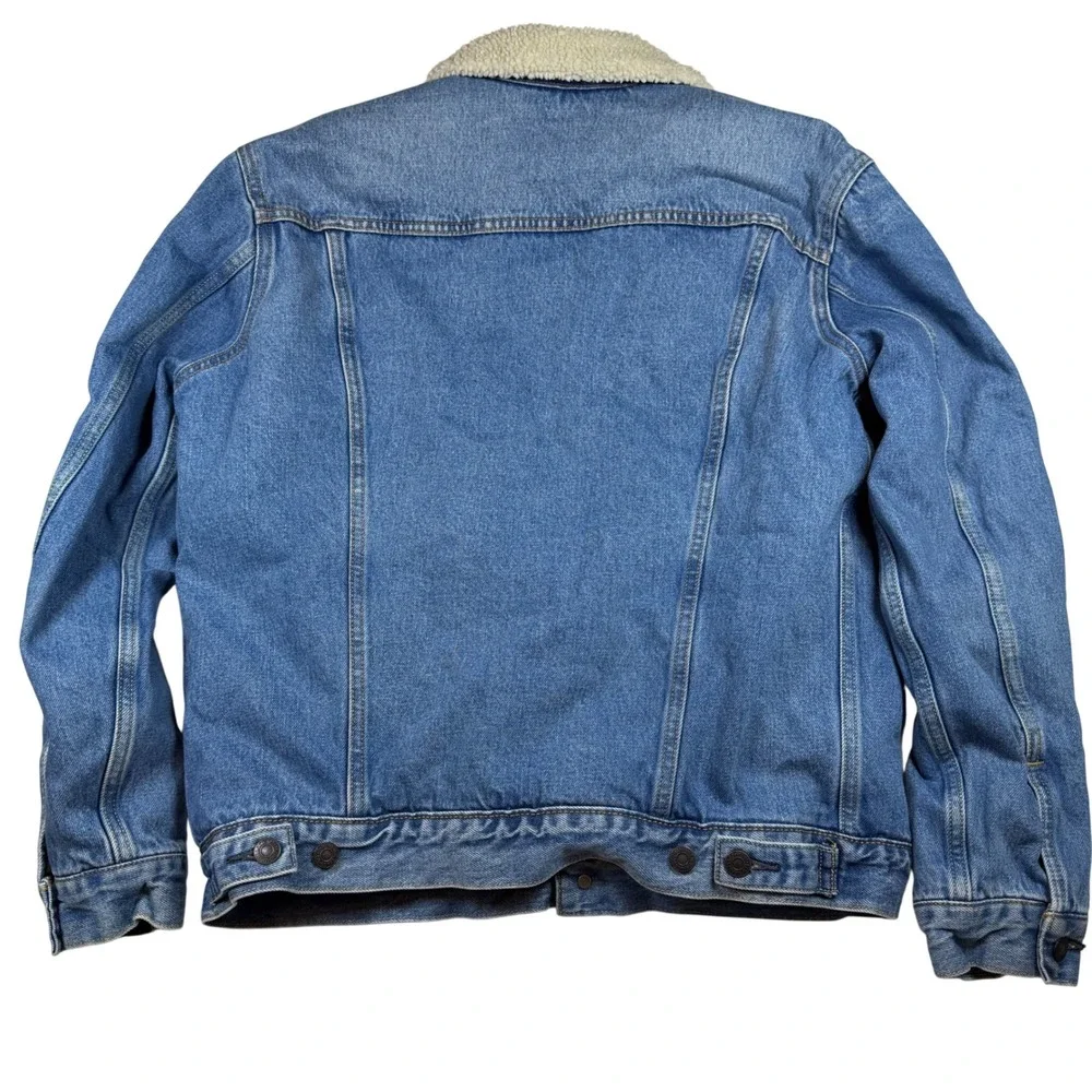 Levis Mens Sherpa Lined Denim Trucker Jacket Medium Wash Blue Large